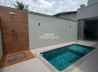 Casa Jardim Patricia Sala pé direito duplo , 3 quartos, suite, varanda gourmet , 150 M privativo