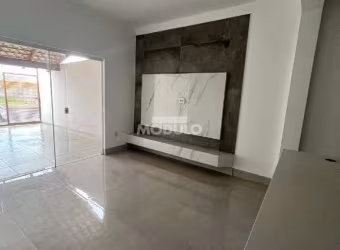 Excelente Casa com Fino Acabamento Novo Mundo