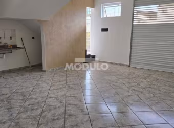 Apartamento residncial para locação bairro Custodio Pereira com 3 quartos