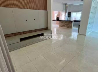 CASA DE CONDOMÍNIO à venda, 3 quartos, 3 suítes, 3 vagas, Aclimação - Uberlândia/MG
