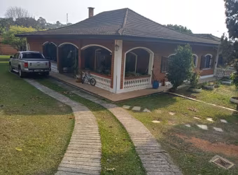 Chácara 4000m2, Casa Sede com 560m2, 3 Dormitórios Sendo 1 Suíte, Área Gourmet com Churrasqueira e Piscina, Galpão, Pomar Formado, Casa De Hospede