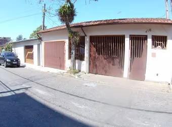 Imperdível oportunidade! Casa à venda em Mogi das Cruzes-SP, na Vila Suissa com 4 quartos, 1 suite, 2 salas, 2 banheiros, 5 vagas de garagem e 367,29 m² de área