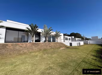 Casa à Venda em Atibaia c/ 3 Suítes - Condomínio Fechado Recanto Tranquilo!