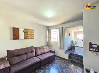 Casa à venda, 5 quartos, 1 suíte, 2 vagas, Manoel Valinhas - Divinópolis/MG