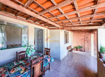 Casa à venda, 3 quartos, 3 vagas, Maria Helena - Divinópolis/MG