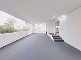 Casa de 333m² com 03 quartos para locação e venda - Jardim São Luiz