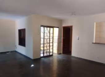Casa de 269m² com 03 quartos para locação - Jardim Irajá
