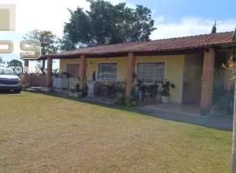Sítio a venda em Atibaia com Piscina, Casa de Caseiro, Quiosques