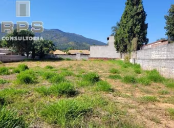 Terreno no Condomínio Flamboyant, totalmente plano! Pronto para construir.