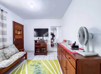 Casa à venda em Vila Carmosina, São Paulo - 2 dormitórios, suíte, armários, varanda
