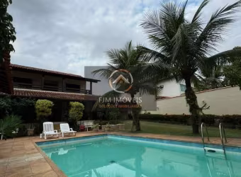 Casa de luxo em Camboinhas, Niterói: 5 dormitórios, 5 suítes, 9 banheiros e 356m² por R$ 2.600.000 para venda.