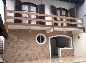 Casa Estilo Colonial com Piscina na Vila Humaitá, Santo André