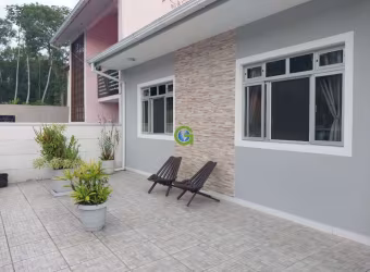 Casa Semi-Mobiliada à venda no Lot. Lisboa em Forquilhas, São José.