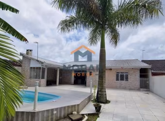 Excelente residência com amplo terreno em Gaivotas