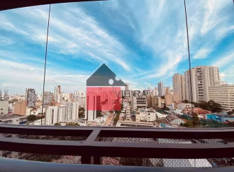 Um lindo apartamento a venda na Aclimação com 3 dormitórios, 3 suítes e 3 vagas de garagem, 158 m2,
