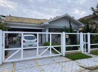 Casa com 3 quartos à venda na Rio Das Contas, 1025, Centro, Xangri-Lá por R$ 750.000