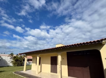Casa em condomínio fechado com 4 quartos à venda na Tapes, 68, Remanso, Xangri-Lá por R$ 900.000