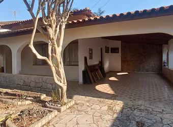 Casa com terreno grande