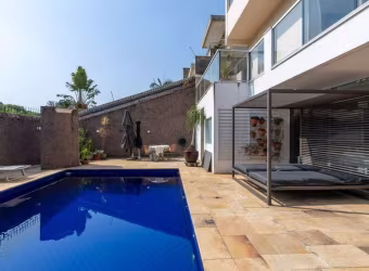 Espetacular casa tipo para venda com 4 quartos, sendo 1 suíte, 387m²