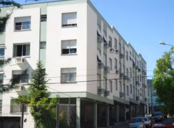 Apartamento 3 dormitórios no bairro São Sebastião em Porto Alegre: 3 dormitórios, sendo 1 dormitório com closet, sala, banho social, cozinha, ampla área de serviço com  churrasqueria. Originalmente er