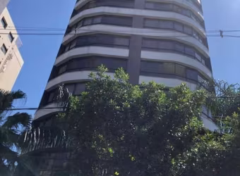 Lindo apartamento, de dois dormitórios.&lt;BR&gt;Situado bem no alto do bairro Rio Branco, este estiloso apartamento , tem uma vista de cinema. Todo mobiliado , com duas vagas , com peças amplas , e e