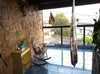 Espetacular Sobrado de 276m² à Venda em Santo André: 4 Quartos, 1 Suíte, 1 Sala, 3 Banheiros e 3 Vagas