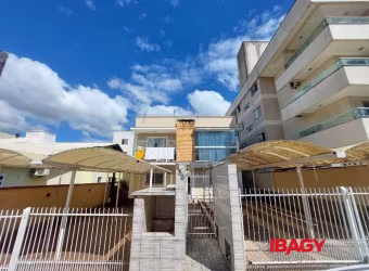 Apartamento com 2 quartos para alugar na Rua Bolonha, 230, Pagani, Palhoça, 65 m2 por R$ 2.000