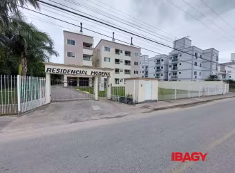 Apartamento com 2 quartos para alugar na Rua Tomáz Domingos da Silveira, 3512, São Sebastião, Palhoça, 74 m2 por R$ 1.900