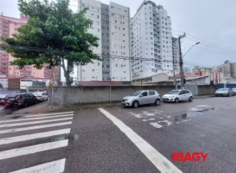 Terreno comercial para alugar na Avenida Salvador Di Bernardi, 537, Campinas, São José, 396 m2 por R$ 3.000