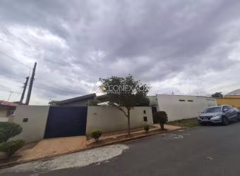 Casa com 3 quartos à venda na Rua Cândido Portinari, 986, Vila Nogueira, Campinas, 181 m2 por R$ 800.000