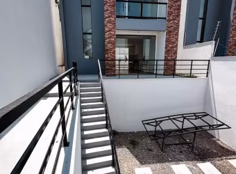 Casa Duplex - 3 Suítes e 2 Vagas no Novo Aleixo