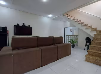 Sobrado na Vila Mirim com 3 dormitórios