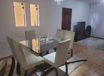 Casa tipo para venda com 5 quartos, sendo 1 suíte, 181m²
