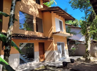 Sobrado com 3 dormitórios à venda, 400 m² por R$ 1.200.000 - S Camburi - São Sebastião/SP