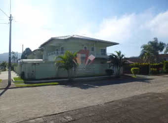 Casa com 4 quartos para alugar na Rua Santos Dumond, Centro, Guaratuba, 180 m2 por R$ 1.400 Por Dia