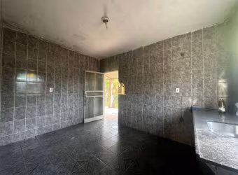 Casa Duplex à Venda em Caracóis de Baixo: 6 Quartos, 2 Suítes - Invista Já!