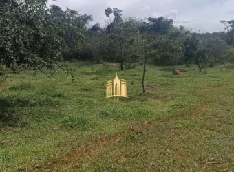 Terreno à Venda Esmeraldas, Novo Retiro: 3 Hectares, Lagoas e Próximo à Cidade!