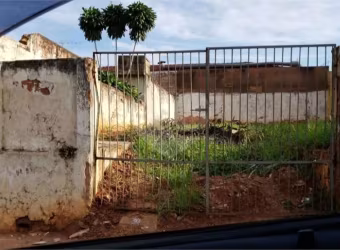 Terreno à venda em Vila Cardia - SP