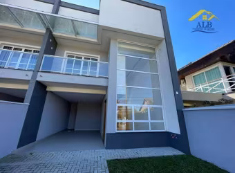 Lindo Sobrado com 3 dormitórios à venda, 147 m² por R$ 795.000 - Capão da Imbuia - Curitiba/PR
