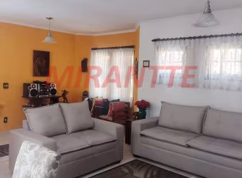 Sobrado de 183m² com 4 quartos em Água Fria