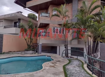 Sobrado de 630m² com 4 quartos em Tremembe