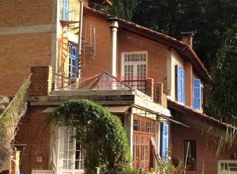 Sobrado de 300m² com 3 quartos em Serra Da Cantareira