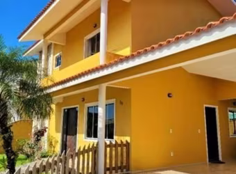 Casa à venda em Alto Ribeirão Leste com 228 m², 3