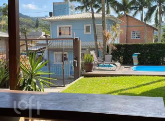 Casa à venda em Canto da Lagoa com 180 m², 3 quart