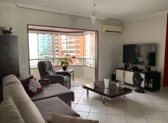 Apartamento de 3 dorms no bairro Centro