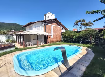 Casa de 205m² com 4 suítes na Cachoeira do Bom Jesus