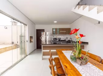 Casa com 3 quartos à venda na Bonsucesso, 863, Parque da Matriz, Cachoeirinha, 100 m2 por R$ 439.990