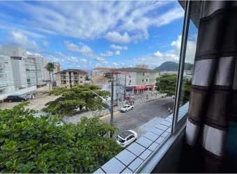 Apartamento Duplex reformado, lindo 4 Dormitórios (1 suíte) Sala Ampla Cozinha Americana 2 Elevadores 2 Garagens demarcadas Lazer Tombo, Guarujá/SP