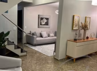 Imperdível residência à venda no Centro de Osasco-SP: 4 quartos, 1 suíte, 3 salas, 5 banheiros, 4 vagas e 354m²!