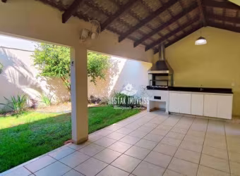 Sobrado com 4 quartos à venda, bairro Jardim Karaíba - Uberlândia/MG